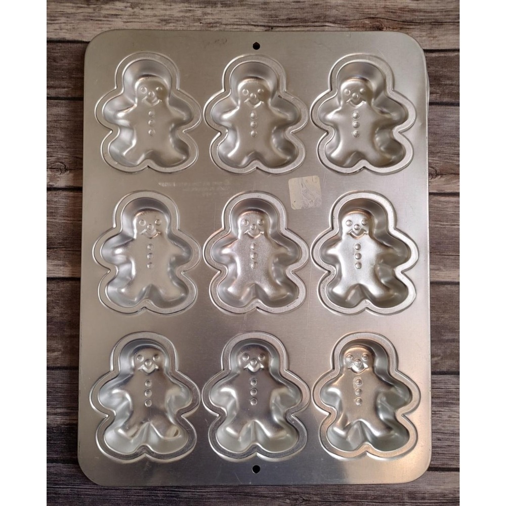 Vintage Wilton 1995 9 Cavity Gingerbread Man Mini Aluminum Cake Pam